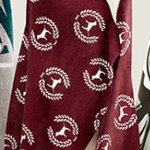 1 LEFT!! BNWT Pink Victoria’s Secret Sherpa Blankets-Maroon only - Picture 2 of 4
